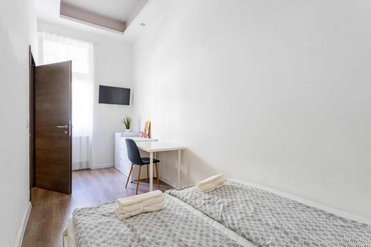 Modernized Condo At Kiraly 51 Budapest Exterior photo