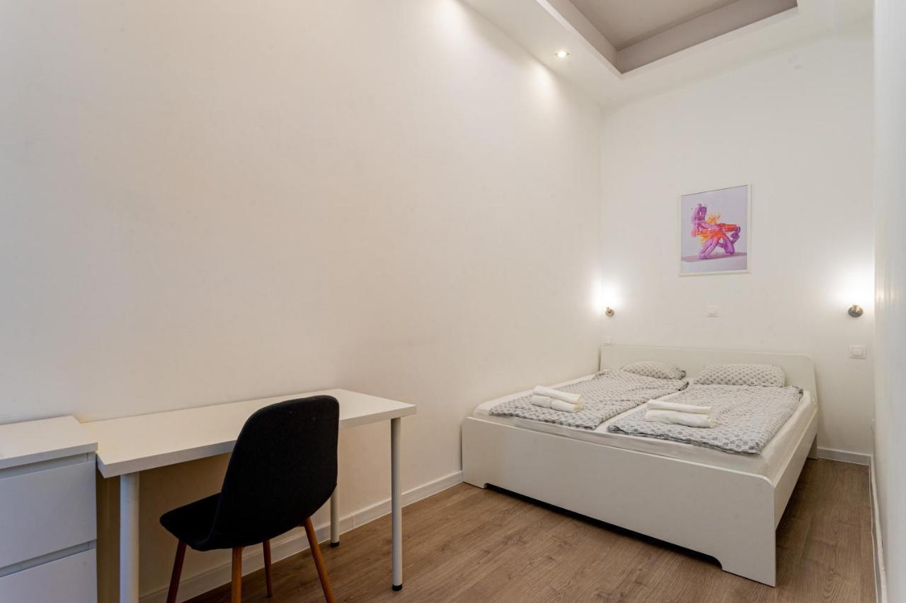 Modernized Condo At Kiraly 51 Budapest Exterior photo
